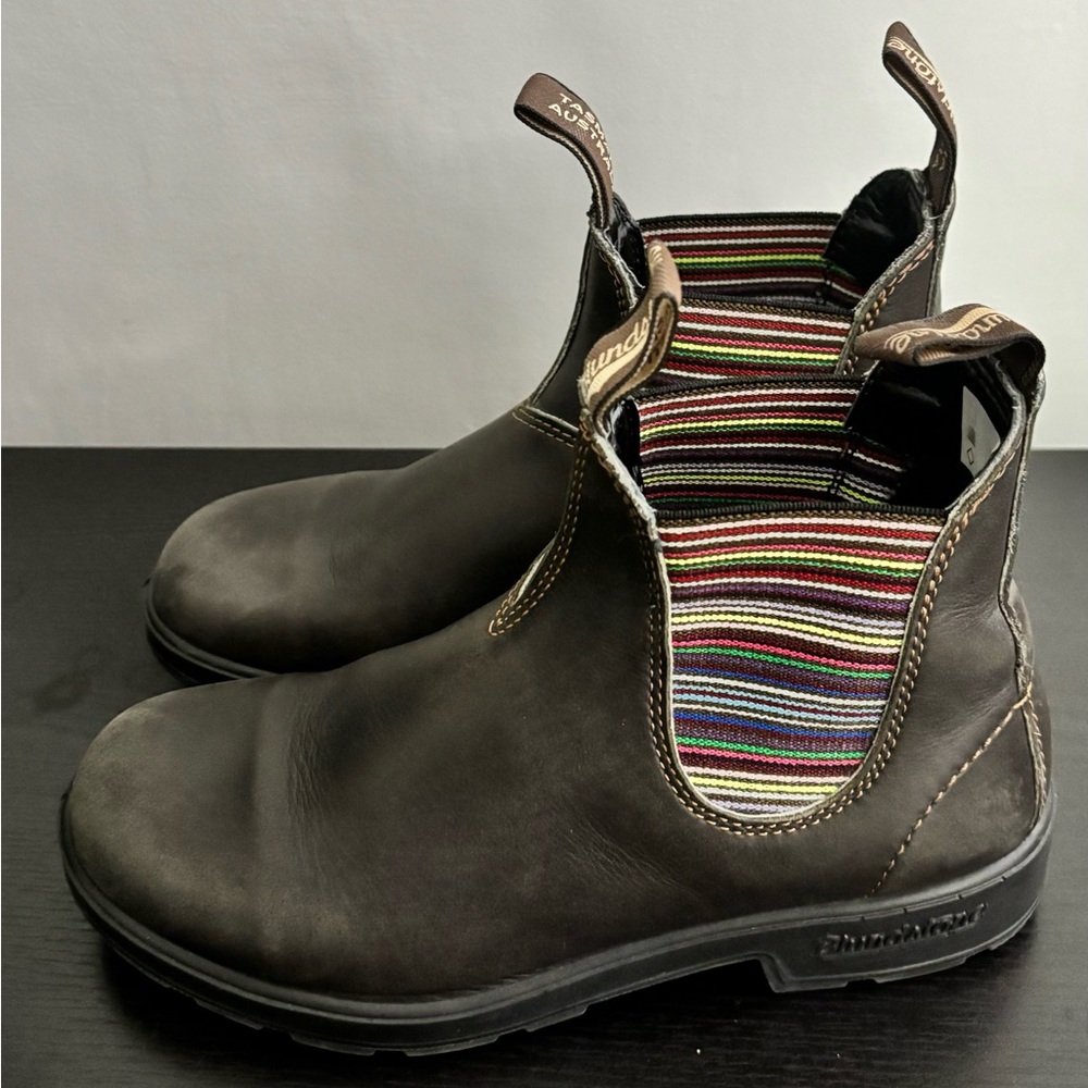 Blundstone Chelsea Boots with Stripes